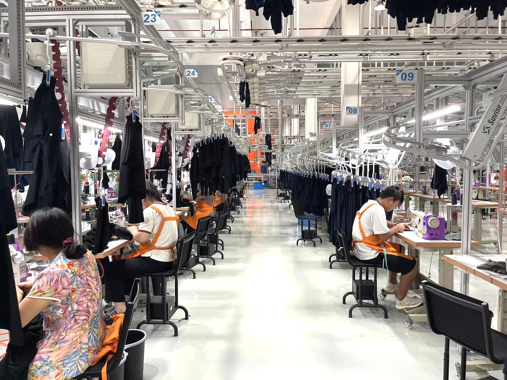 Chinese activewear factory production floor for B2B supplier evaluation